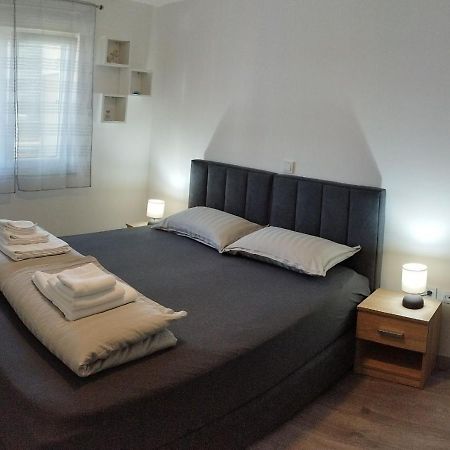 Apartment Luka พูลา ภายนอก รูปภาพ