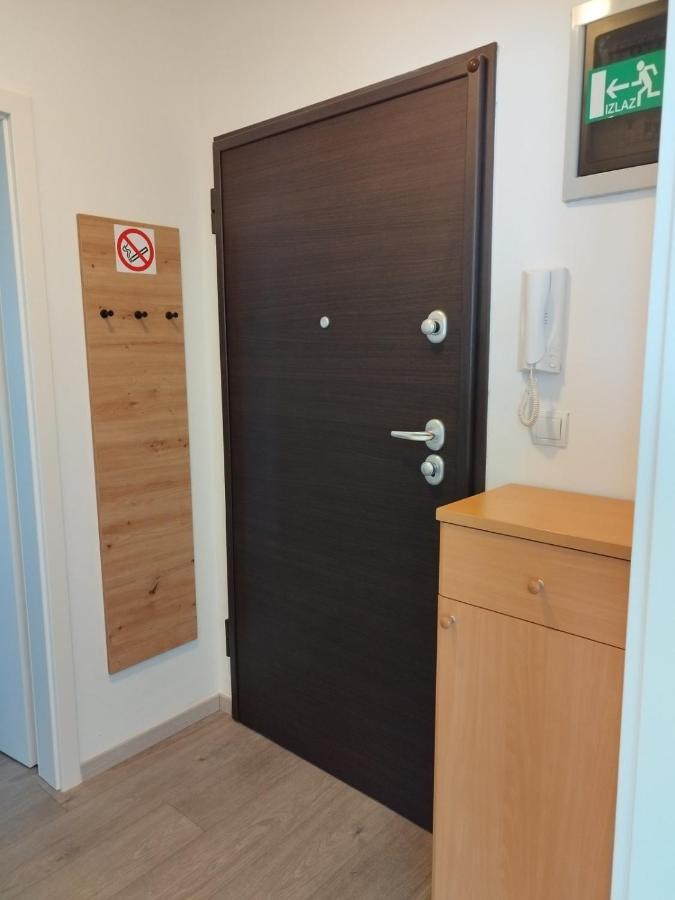 Apartment Luka พูลา ภายนอก รูปภาพ